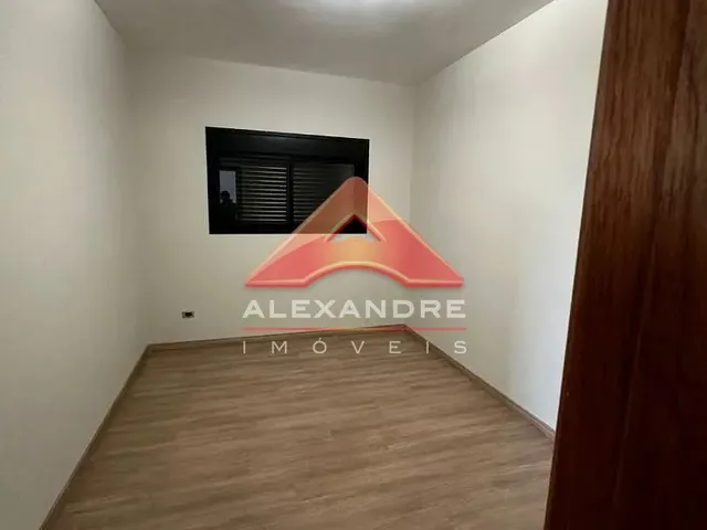 Casa com 250m² 3 quartos e 2 banheiros, à venda, no bairro Lotamento Floresta em São José Dos Campos