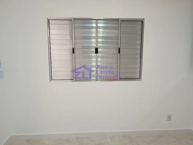 Casa com 260m² 3 quartos e 2 banheiros, para alugar, no bairro Vila Granada em São Paulo