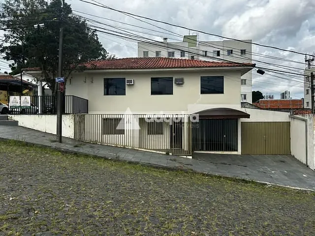 Casa com 337m², à venda, no bairro Ronda em Ponta Grossa