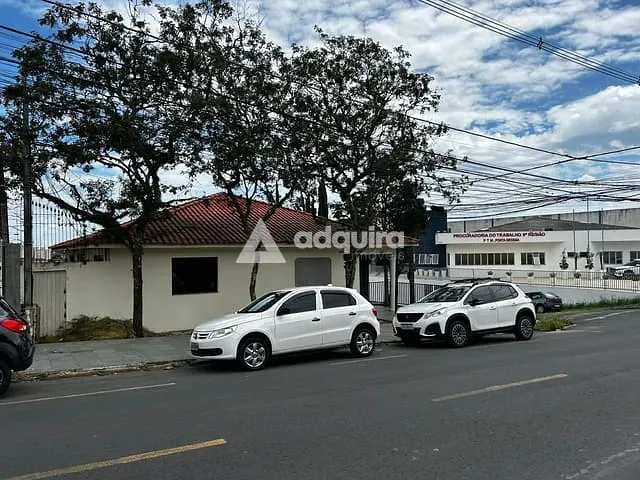Casa com 337m², à venda, no bairro Ronda em Ponta Grossa