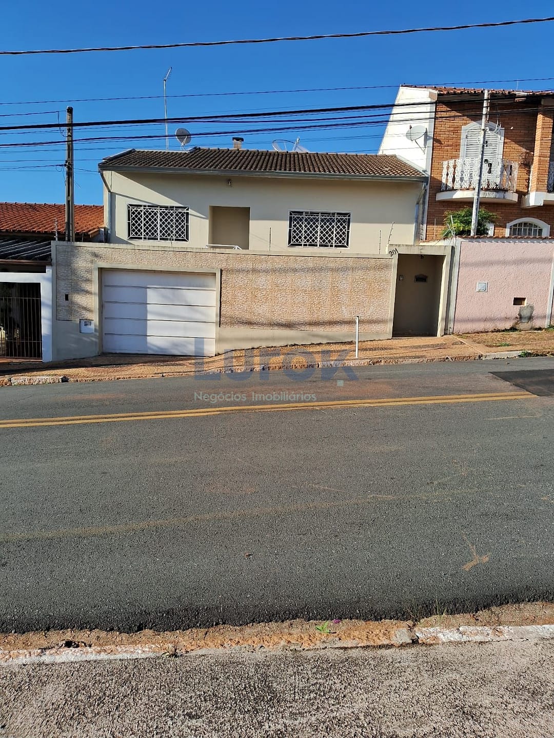 Casa, 3 quartos, 200 m² - Foto 1