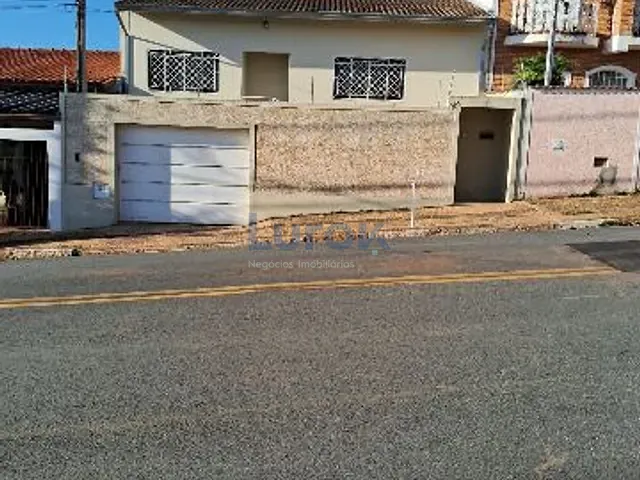Casa com 267m² 3 quartos e 3 banheiros, à venda, no bairro Vila Ramaciotti em Valinhos