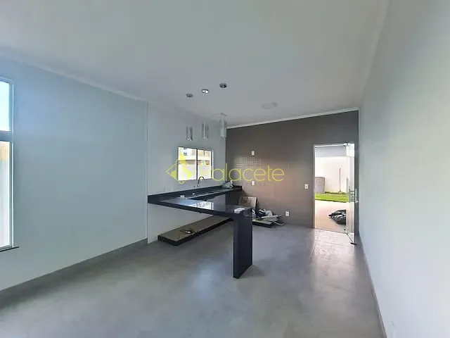 Casa com 275m² 3 quartos e 1 banheiro, à venda, no bairro Chácaras Cataguá em Taubaté