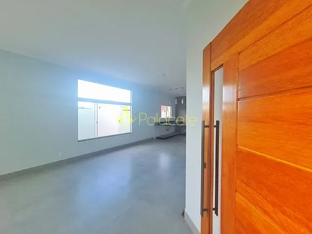 Casa com 275m² 3 quartos e 1 banheiro, à venda, no bairro Chácaras Cataguá em Taubaté