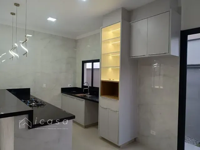 Casa com 325m² 4 quartos e 4 banheiros, à venda, no bairro Piracangaguá em Taubaté