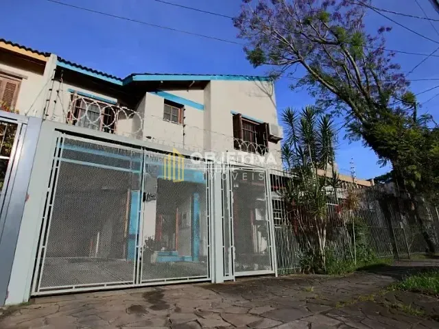 Casa 3 quartos e 3 banheiros, à venda, no bairro Partenon em Porto Alegre