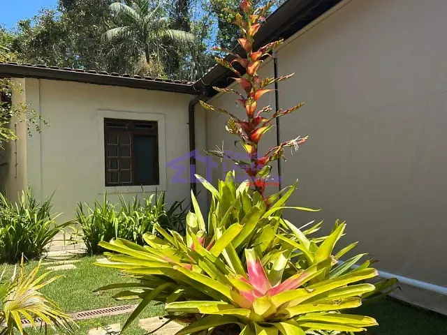Casa com 373m² 5 quartos e 2 banheiros, à venda, no bairro Guaratuba em Bertioga