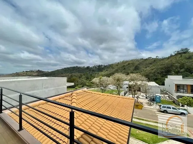 Casa com 600m² 3 quartos e 5 banheiros, à venda, no bairro Condominio Quintas da Boa Vista em Atibaia