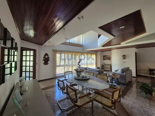 Casa com 1009m² 4 quartos e 5 banheiros, à venda, no bairro Jardim Soleil em Valinhos
