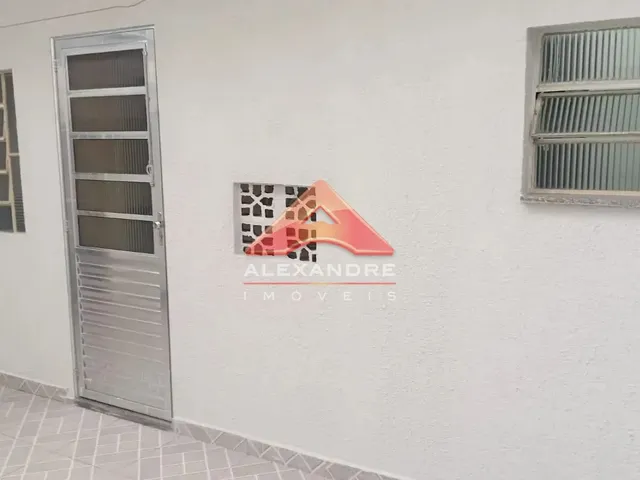 Casa com 250m² 1 quarto e 1 banheiro, para alugar, no bairro Jardim Ismênia em São José Dos Campos