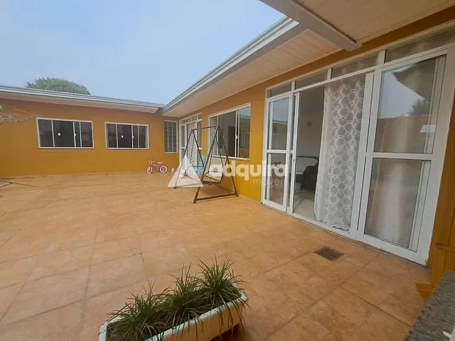 Casa com 307m² 2 quartos e 2 banheiros, à venda, no bairro Cará-Cará em Ponta Grossa