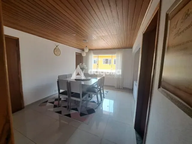 Casa com 307m² 2 quartos e 2 banheiros, à venda, no bairro Cará-Cará em Ponta Grossa