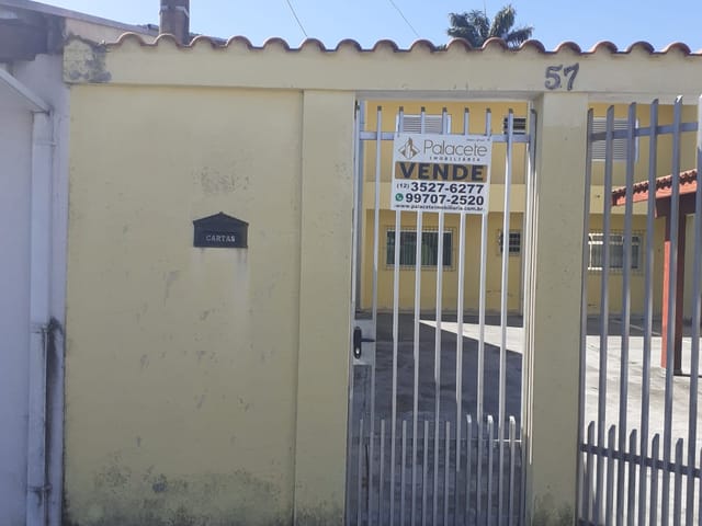 Casa com 250m² 3 quartos e 2 banheiros, à venda, no bairro Residencial Mombaça em Pindamonhangaba