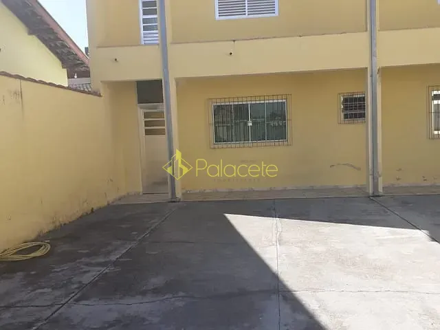 Casa com 250m² 3 quartos e 2 banheiros, à venda, no bairro Residencial Mombaça em Pindamonhangaba