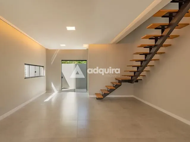 Sobrado 3 quartos e 4 banheiros, à venda, no bairro Estrela em Ponta Grossa