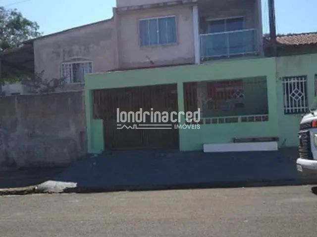 Casa com 230m², à venda, no bairro Jardim Silvino em Cambé