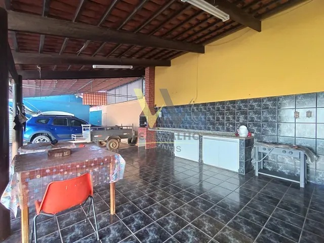 Casa com 360m² 3 quartos e 2 banheiros, à venda, no bairro Vilage Jardim em Anápolis