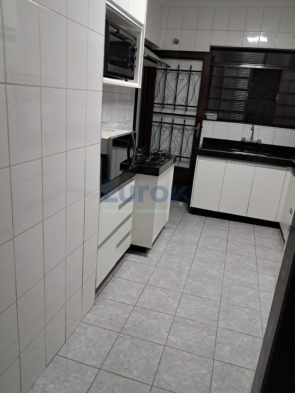 Casa, 3 quartos, 191 m² - Foto 1
