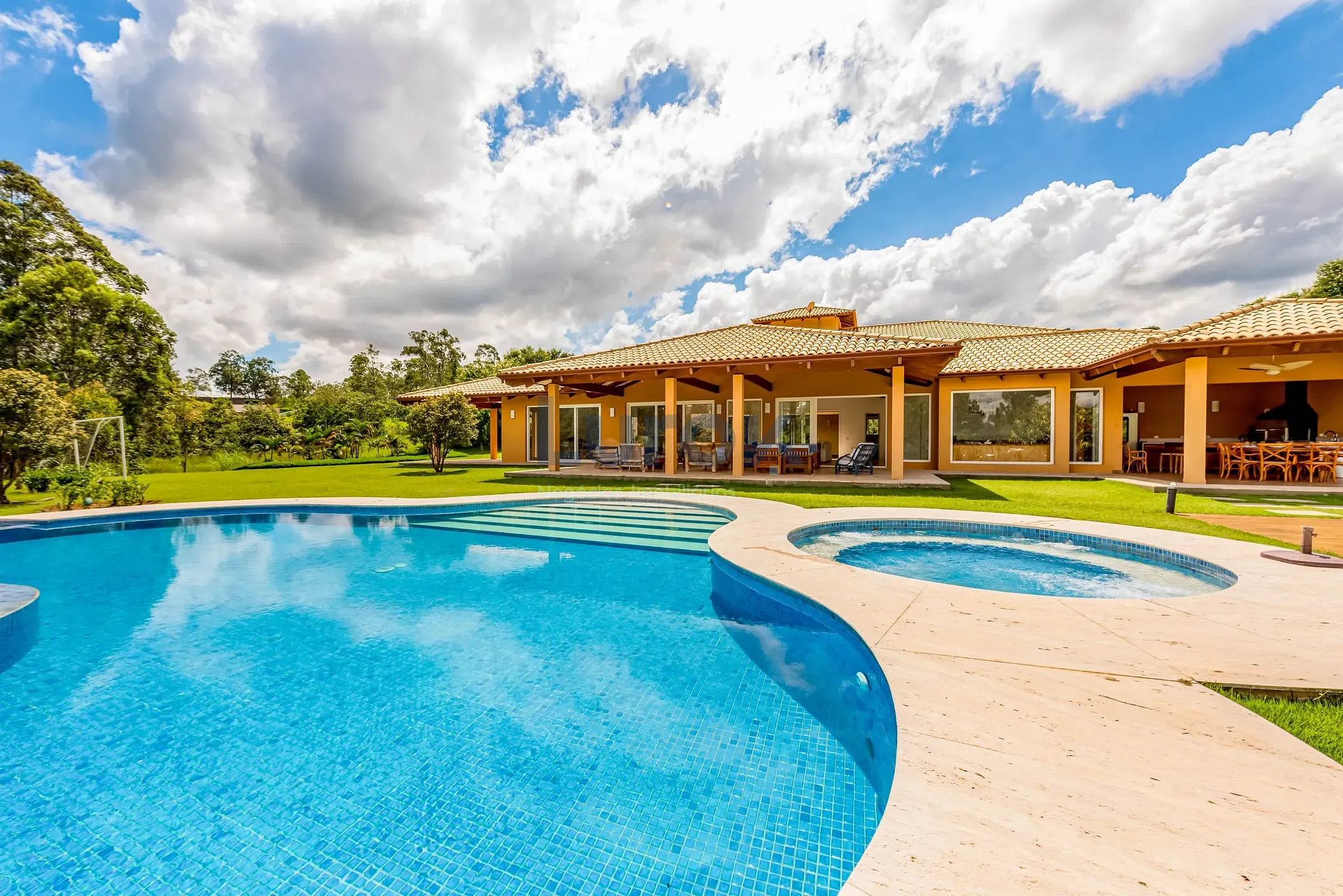 Casa, 5 quartos, 926 m² - Foto 1