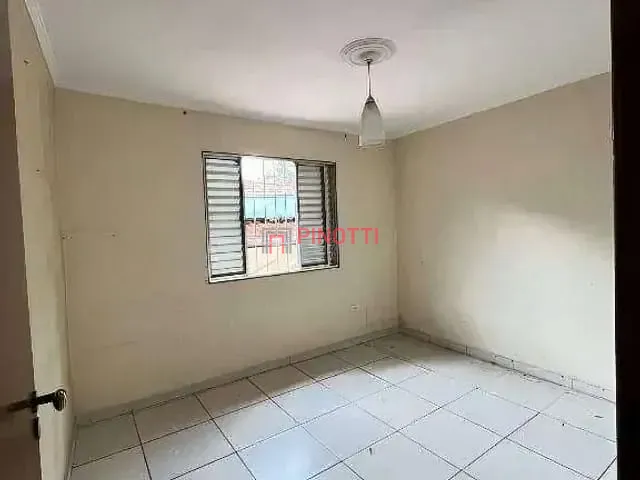 Casa 3 quartos e 2 banheiros, para alugar, no bairro Alves Dias em São Bernardo do Campo