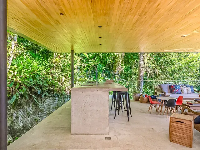 Casa com 1586m² 4 quartos e 1 banheiro, à venda, no bairro Bertioga em Guarujá