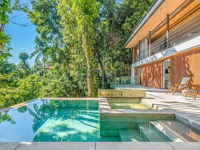 Casa com 1586m² 4 quartos e 1 banheiro, à venda, no bairro Bertioga em Guarujá