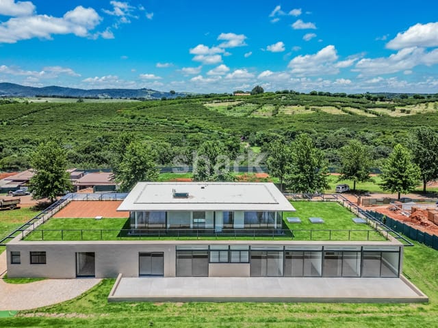 Casa com 3341m² 6 quartos e 7 banheiros, à venda ou para alugar, no bairro Condomínio Quinta da Baroneza II em Bragança Paulista