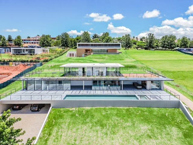 Casa com 3341m² 6 quartos e 7 banheiros, à venda ou para alugar, no bairro Condomínio Quinta da Baroneza II em Bragança Paulista