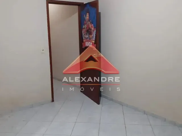 Casa com 125m² 3 quartos e 1 banheiro, à venda, no bairro Jardim Castanheira em São José Dos Campos