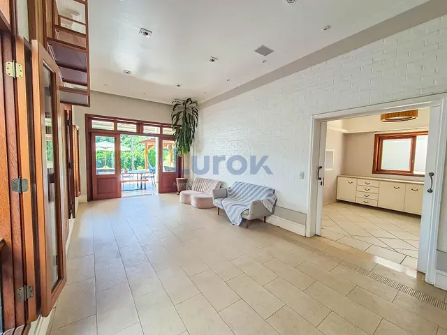 Casa com 523m² 3 quartos e 6 banheiros, à venda ou para alugar, no bairro Dois Córregos em Valinhos
