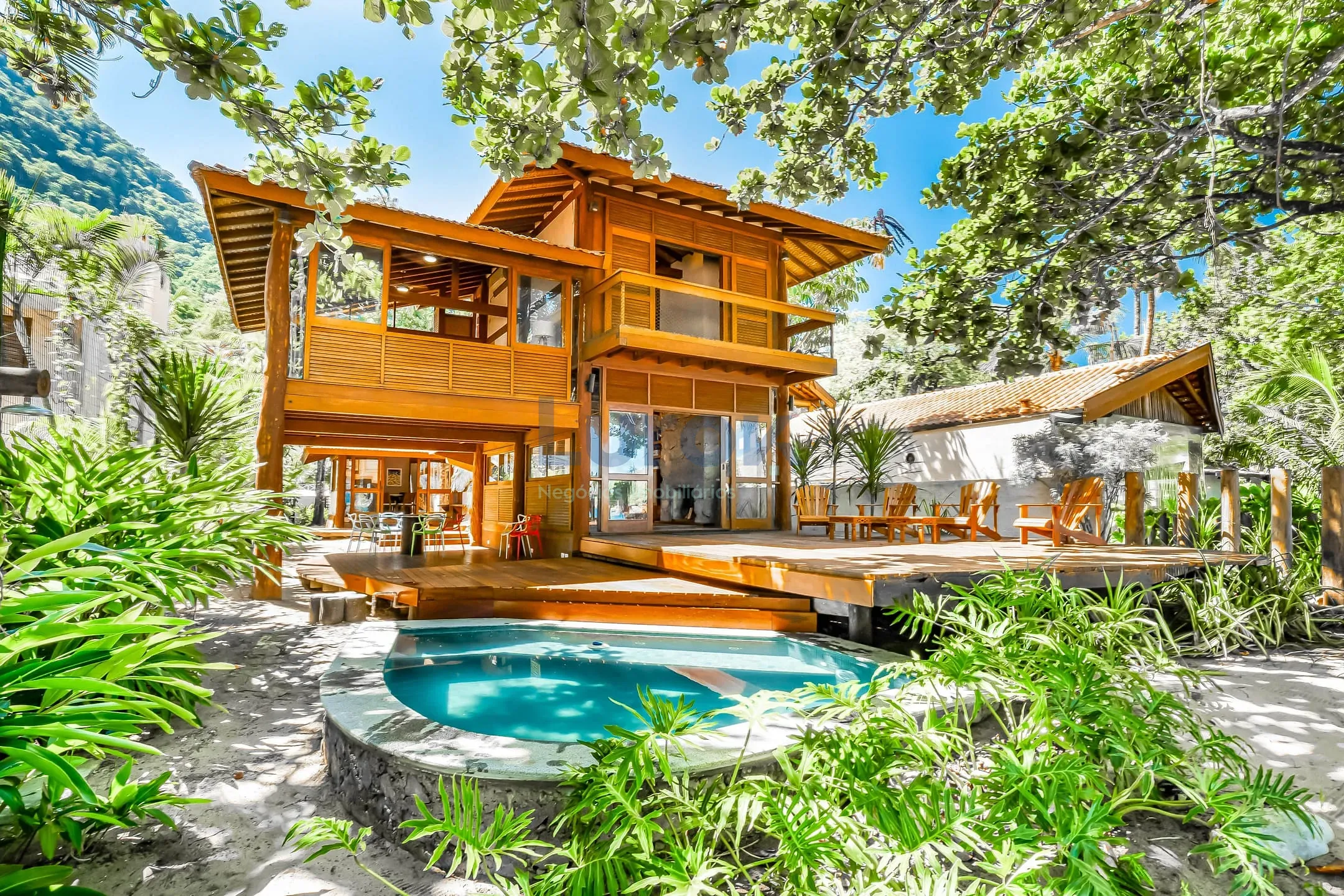 Casa, 5 quartos, 360 m² - Foto 1