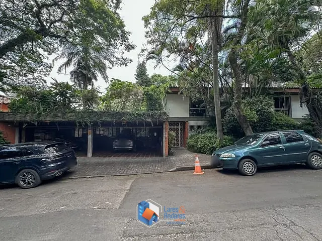 Casa com 846m² 4 quartos e 3 banheiros, à venda, no bairro Cidade Jardim em São Paulo