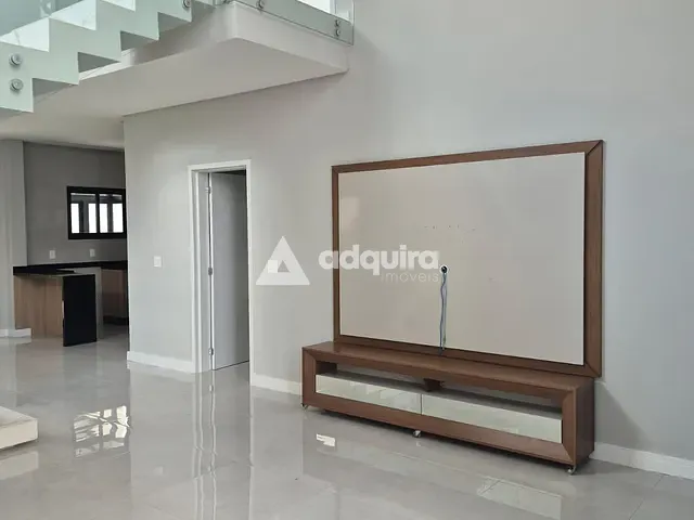 Casa com 400m² 3 quartos e 3 banheiros, à venda, no bairro Jardim Carvalho em Ponta Grossa