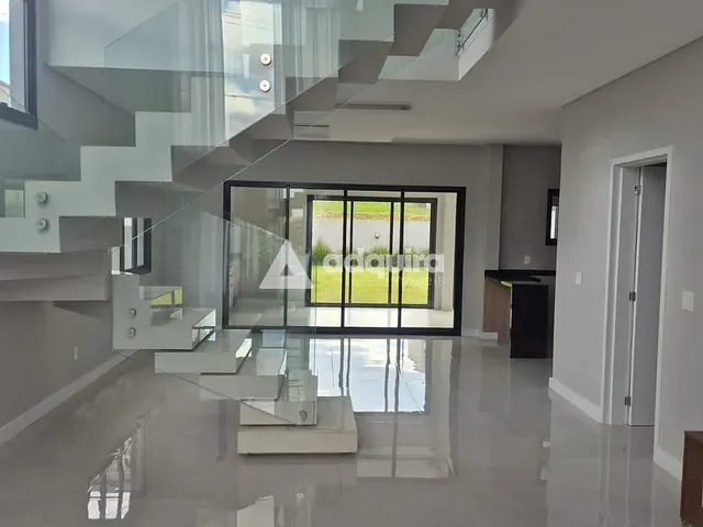 Casa com 400m² 3 quartos e 3 banheiros, à venda, no bairro Jardim Carvalho em Ponta Grossa