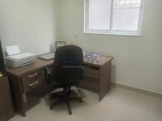 Casa com 300m² 3 quartos e 5 banheiros, para alugar, no bairro Roncáglia em Valinhos