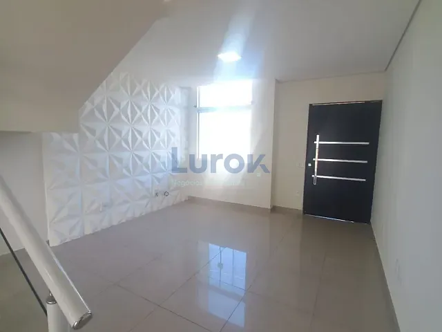 Casa com 300m² 3 quartos e 5 banheiros, para alugar, no bairro Roncáglia em Valinhos