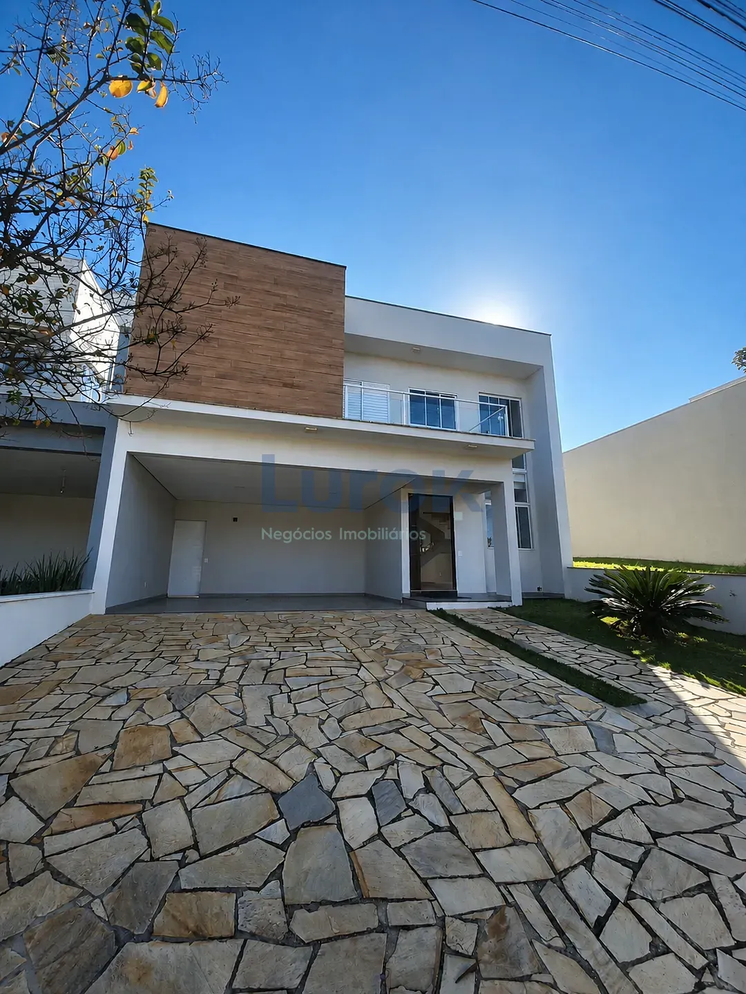 Casa, 3 quartos, 235 m² - Foto 1