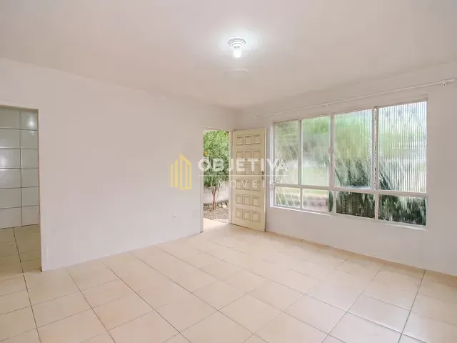 Casa 3 quartos e 3 banheiros, para alugar, no bairro Vila Jardim em Porto Alegre