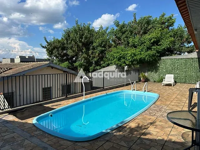 Casa com 490m² 3 quartos e 3 banheiros, à venda, no bairro Oficinas em Ponta Grossa