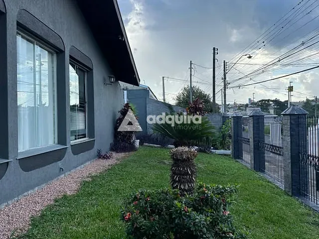 Casa com 490m² 3 quartos e 3 banheiros, à venda, no bairro Oficinas em Ponta Grossa