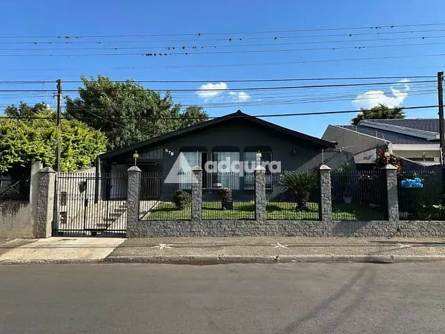 Casa com 490m² 3 quartos e 3 banheiros, à venda, no bairro Oficinas em Ponta Grossa