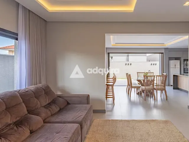 Casa com 300m² 4 quartos e 4 banheiros, à venda, no bairro Jardim Carvalho em Ponta Grossa