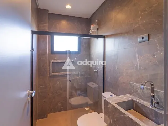 Casa com 300m² 4 quartos e 4 banheiros, à venda, no bairro Jardim Carvalho em Ponta Grossa