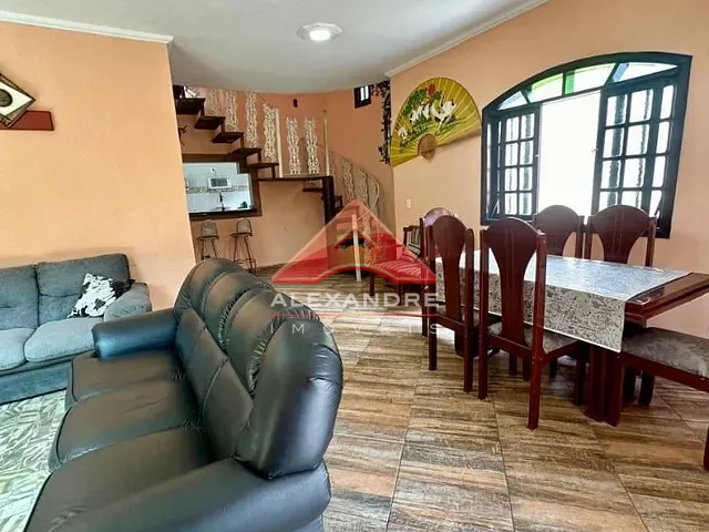 Casa com 150m² 3 quartos e 1 banheiro, à venda, no bairro S F Praia em São Sebastião