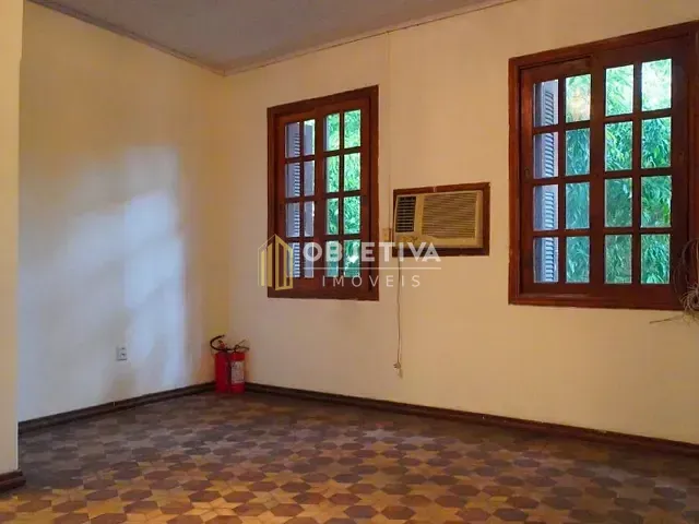 Casa 3 quartos e 2 banheiros, para alugar, no bairro Mont Serrat em Porto Alegre