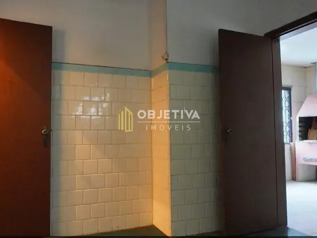 Casa 3 quartos e 2 banheiros, para alugar, no bairro Mont Serrat em Porto Alegre