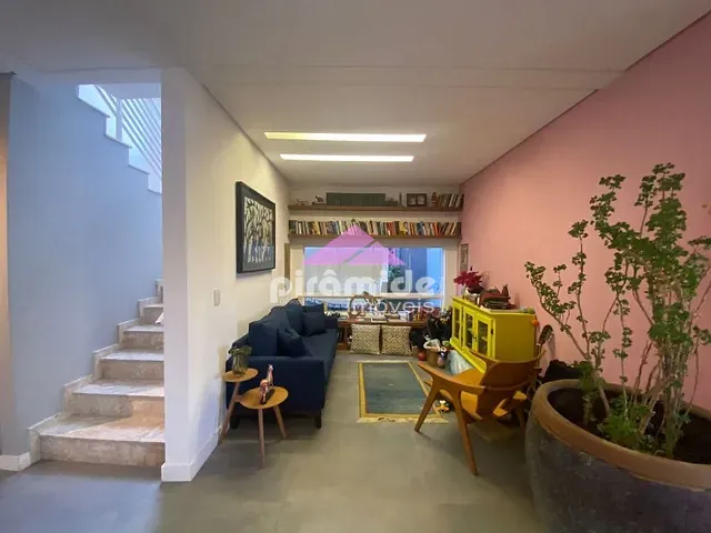 Casa com 260m² 3 quartos e 5 banheiros, à venda, no bairro Urbanova em São José dos Campos