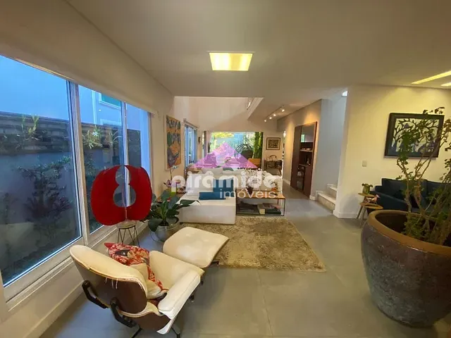 Casa com 260m² 3 quartos e 5 banheiros, à venda, no bairro Urbanova em São José dos Campos