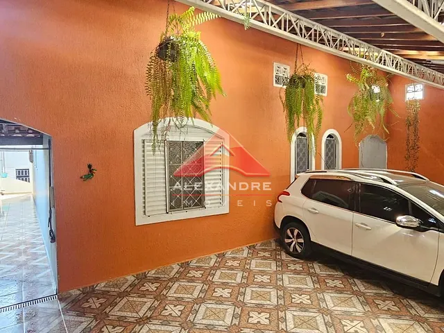 Casa com 250m² 3 quartos e 2 banheiros, à venda, no bairro Jardim Olímpia em São José dos Campos