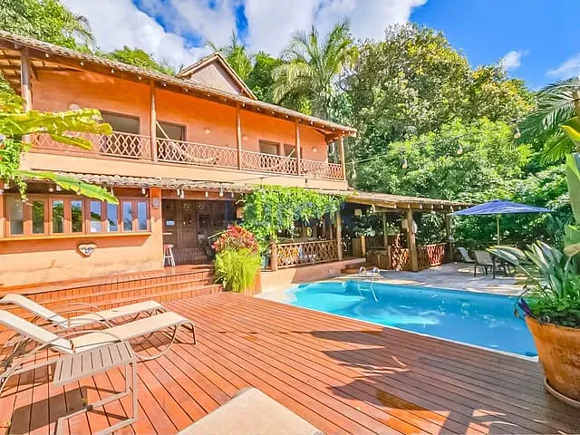 Casa com 913m² 6 quartos e 8 banheiros, à venda, no bairro Praia Taguaiba em Guarujá